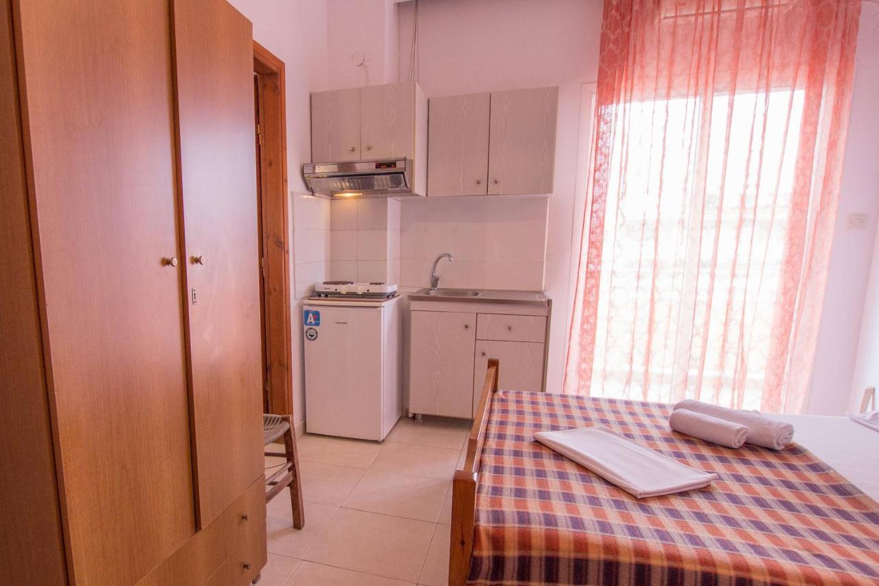 George Laz Rooms เนอาวรัสนา ภายนอก รูปภาพ